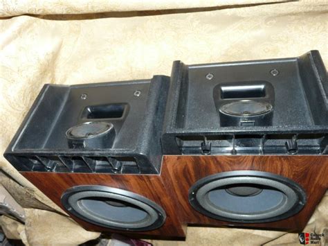 I am pretty sure the enclosure is the same design as the 301, but it was outfitted with a cheaper woofer (and possibly tweeter) and a slightly different crossover (series RC high-pass filter, 4 uF capacitor in series with a 2 Ohm 15W resistor in series. . Bose 301 series iv
